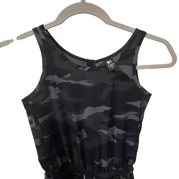 Athleta Girl Black & Gray Camo Sleeveless Romper S 7 Polyester Spandex Elastic W - Picture 3 of 6